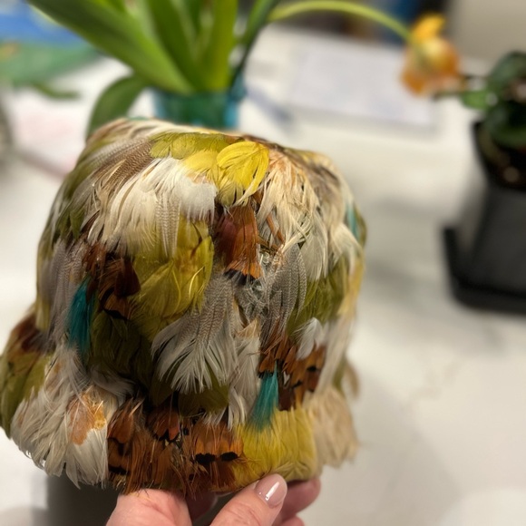 Vintage Schiaparelli Feathered Hat - Multicolor - Picture 3 of 8